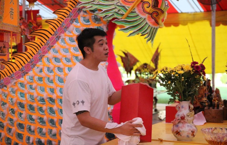 Many of the helpers are family members and friends of the owner of the temple, Mr James Quek.